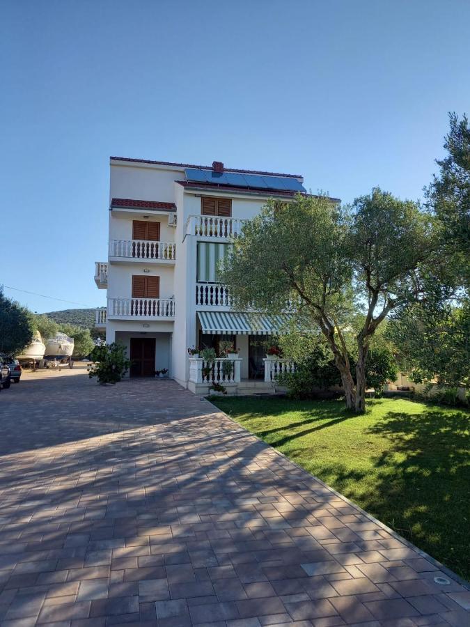 Apartments Emanuela Sukošan Zewnętrze zdjęcie